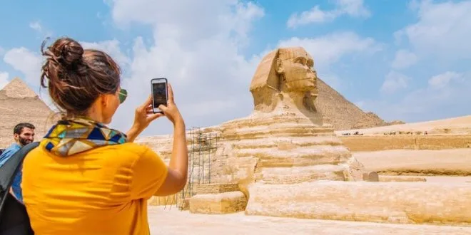9 مليارات جنيه تخصيص لدعم السياحة في مصر لرفع عدد الغرف الفندقية وزيادة الإيرادات. 9 مليارات جنيه تخصيص لدعم السياحة في مصر لرفع عدد الغرف الفندقية وزيادة الإيرادات.
