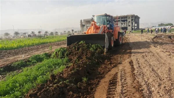 درويش يزور محطات الزراعة الآلية في الغربية ويتابع أعمال تسوية الأرض بالليزر درويش يزور محطات الزراعة الآلية في الغربية ويتابع أعمال تسوية الأرض بالليزر