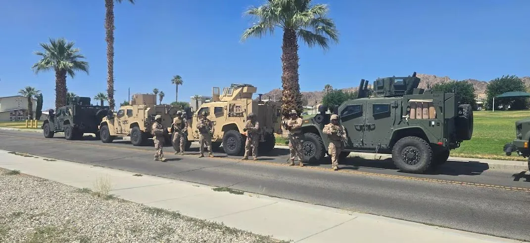 جنود مشاة البحرية يصلون إلى لوس أنجلوس بأمر من ترامب وسط تصاعد الاحتجاجات جنود مشاة البحرية يصلون إلى لوس أنجلوس بأمر من ترامب وسط تصاعد الاحتجاجات