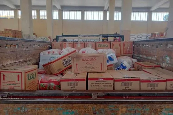 في عملية مزدوجة، تموين قنا ينجح في إحباط بيع شحنتين من السلع التموينية في السوق السوداء. في عملية مزدوجة، تموين قنا ينجح في إحباط بيع شحنتين من السلع التموينية في السوق السوداء.