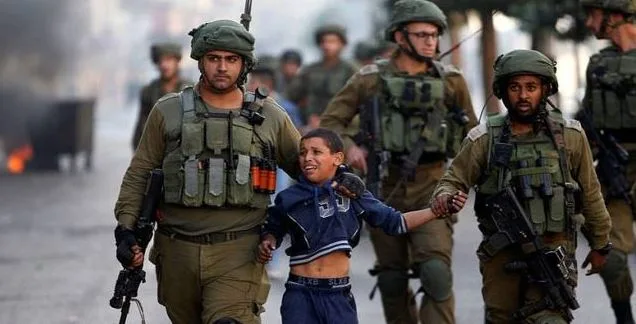 قوات الاحتلال الإسرائيلي تداهم مدنًا في الضفة الغربية وتعتقل 29 فلسطينيًا من بينهم أطفال. قوات الاحتلال الإسرائيلي تداهم مدنًا في الضفة الغربية وتعتقل 29 فلسطينيًا من بينهم أطفال.