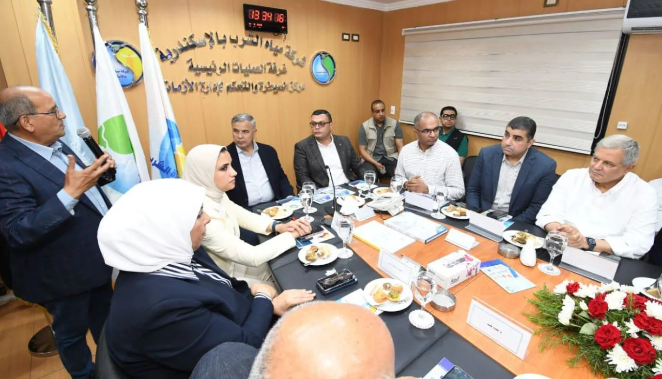 وزير الإسكان ومحافظ الإسكندرية يراقبان تقدم العمل في أنظمة مياه الشرب والصرف الصحي وزير الإسكان ومحافظ الإسكندرية يراقبان تقدم العمل في أنظمة مياه الشرب والصرف الصحي