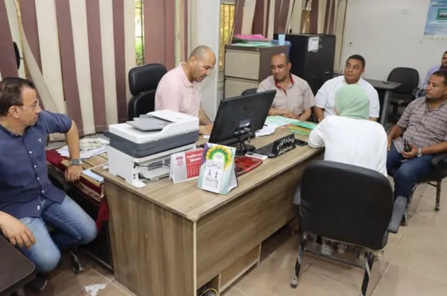 نائب السكرتير العام لمحافظة بني سويف يقوم بجولة تفقدية لمتابعة سير العمل في الوحدات المحلية خلال عطلة العيد. نائب السكرتير العام لمحافظة بني سويف يقوم بجولة تفقدية لمتابعة سير العمل في الوحدات المحلية خلال عطلة العيد.