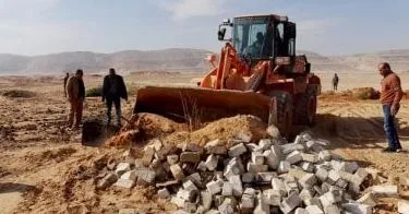 وزير الإسكان: استعادة 80 فداناً من التعديات في الأقصر الجديدة وإزالة 15 مخالفة بناء بالساحل الشمالي وزير الإسكان: استعادة 80 فداناً من التعديات في الأقصر الجديدة وإزالة 15 مخالفة بناء بالساحل الشمالي