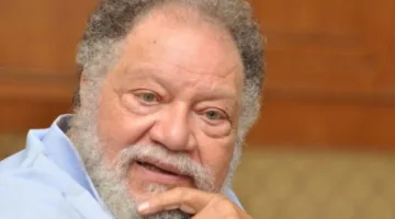 يحيى الفخراني: يجب على المسرح القومي عرض الأعمال الكلاسيكية.