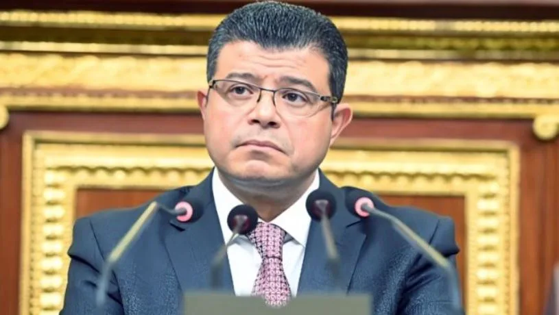 النائب محمد سليمان يثني على الميزانية بينما محمد بدراوي يهاجم الاعتماد على الضرائب. النائب محمد سليمان يثني على الميزانية بينما محمد بدراوي يهاجم الاعتماد على الضرائب.
