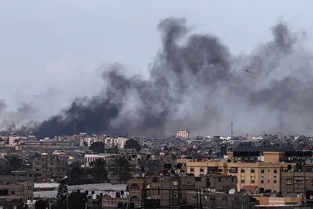 استشهاد 4 فرق إسعاف برصاص الاحتلال أثناء قيامهم بواجبهم الإنساني في حي التفاح في غزة استشهاد 4 فرق إسعاف برصاص الاحتلال أثناء قيامهم بواجبهم الإنساني في حي التفاح في غزة