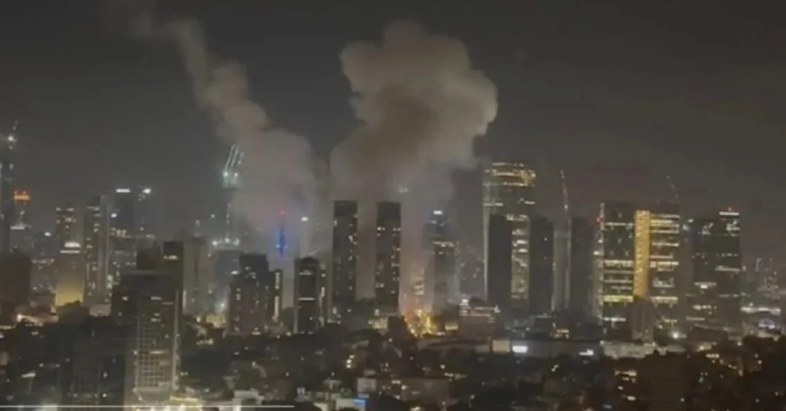 CNN نقلًا عن مصدر إسرائيلي: دول في المنطقة ساندت أنظمتنا الدفاعية الجوية كما حصل خلال الهجمات الإيرانية السابقة. CNN نقلًا عن مصدر إسرائيلي: دول في المنطقة ساندت أنظمتنا الدفاعية الجوية كما حصل خلال الهجمات الإيرانية السابقة.