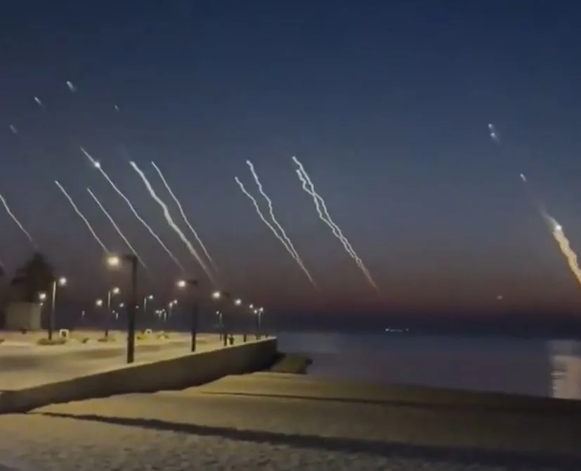 الجيش الكويتي يعلن عن رصد صواريخ باليستية في أجواء البلاد الجيش الكويتي يعلن عن رصد صواريخ باليستية في أجواء البلاد