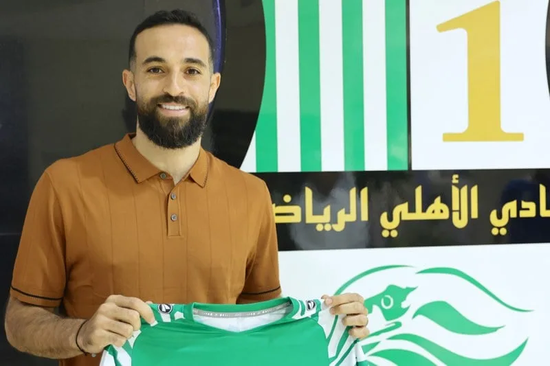 الأهلي القطري يؤكد دعمه لفتوحي مجددًا الأهلي القطري يؤكد دعمه لفتوحي مجددًا