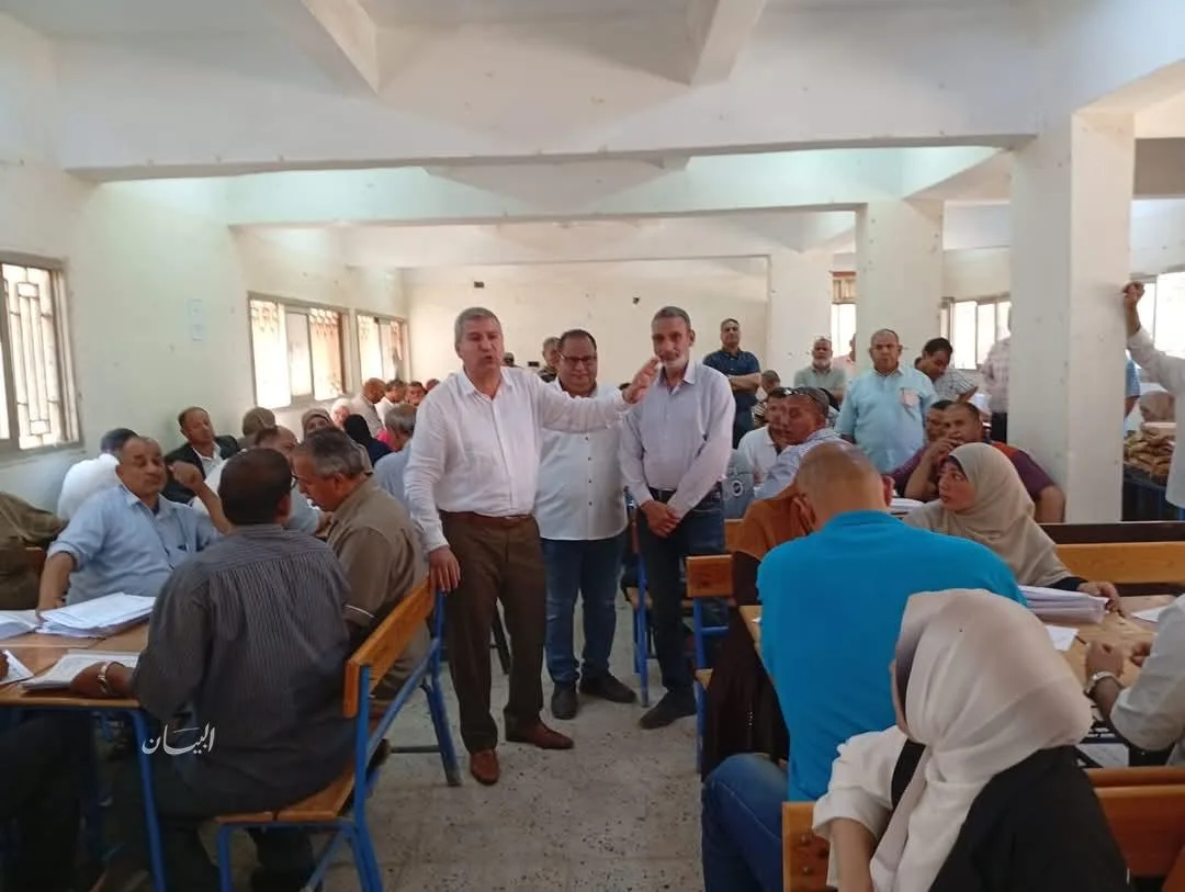 وكيل أول وزارة التعليم في الشرقية يزور لجان تصحيح امتحانات الشهادة الإعدادية وكيل أول وزارة التعليم في الشرقية يزور لجان تصحيح امتحانات الشهادة الإعدادية