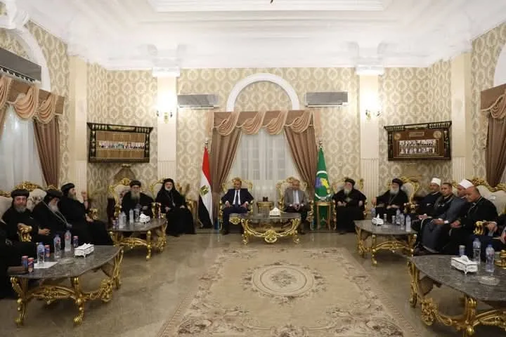 محافظ المنيا يرحب بالمعزين بعيد الأضحى في ديوان المحافظة محافظ المنيا يرحب بالمعزين بعيد الأضحى في ديوان المحافظة