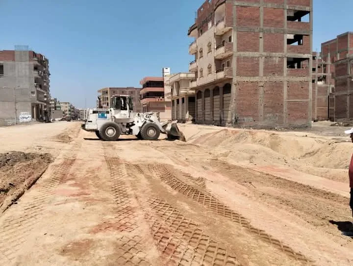 محافظ الغربية يشرف على أعمال تعبيد وتغطية مصرف الزهار بمساحة 750 مترًا طولاً و30 مترًا عرضًا. محافظ الغربية يشرف على أعمال تعبيد وتغطية مصرف الزهار بمساحة 750 مترًا طولاً و30 مترًا عرضًا.