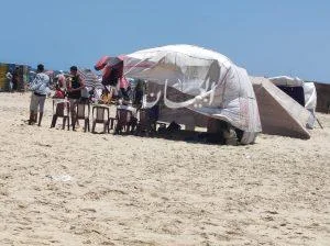 إزالة 30 خيمة غير قانونية من شاطئ جمصة إزالة 30 خيمة غير قانونية من شاطئ جمصة