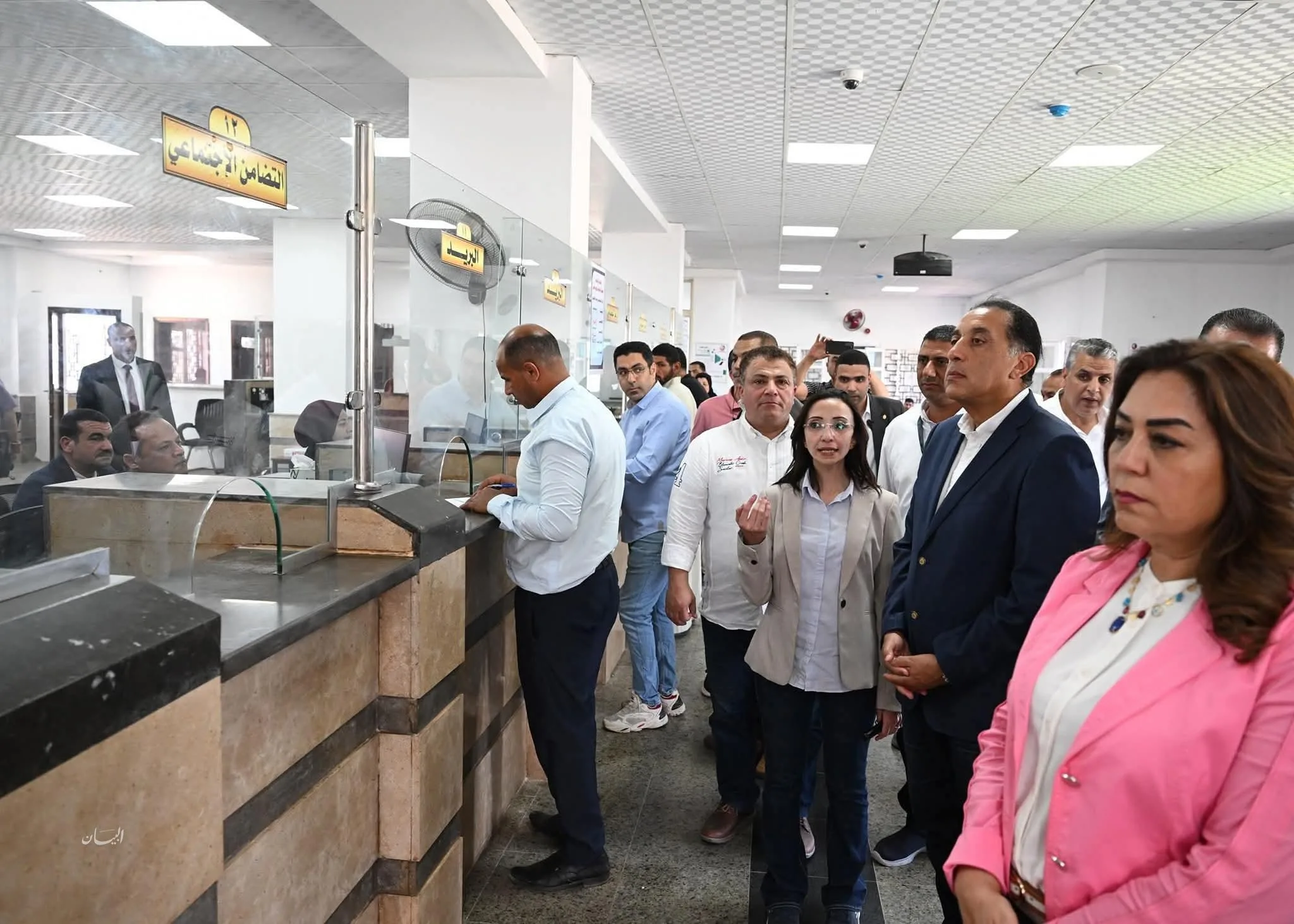 رئيس الوزراء يزور المركز التكنولوجي لخدمات المواطنين في زاوية صقر بأبو المطامير رئيس الوزراء يزور المركز التكنولوجي لخدمات المواطنين في زاوية صقر بأبو المطامير