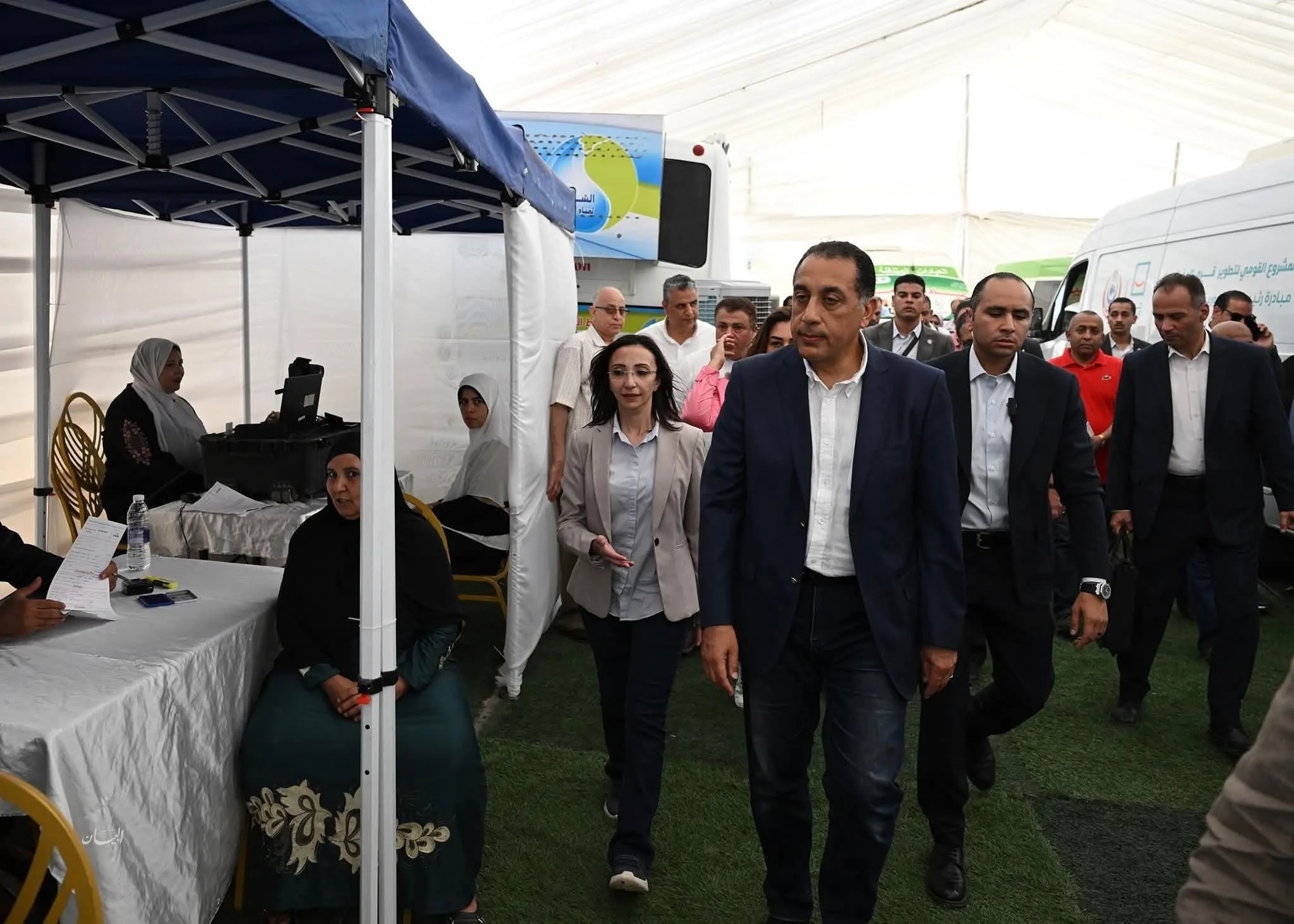 رئيس الوزراء يزور قافلة شاملة للخدمات في قرية “زاوية صقر” بمديرية أبو المطامير رئيس الوزراء يزور قافلة شاملة للخدمات في قرية “زاوية صقر” بمديرية أبو المطامير