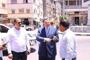 زيارة ميدانية لمحافظ دمياط في مدينة عزبة البرج