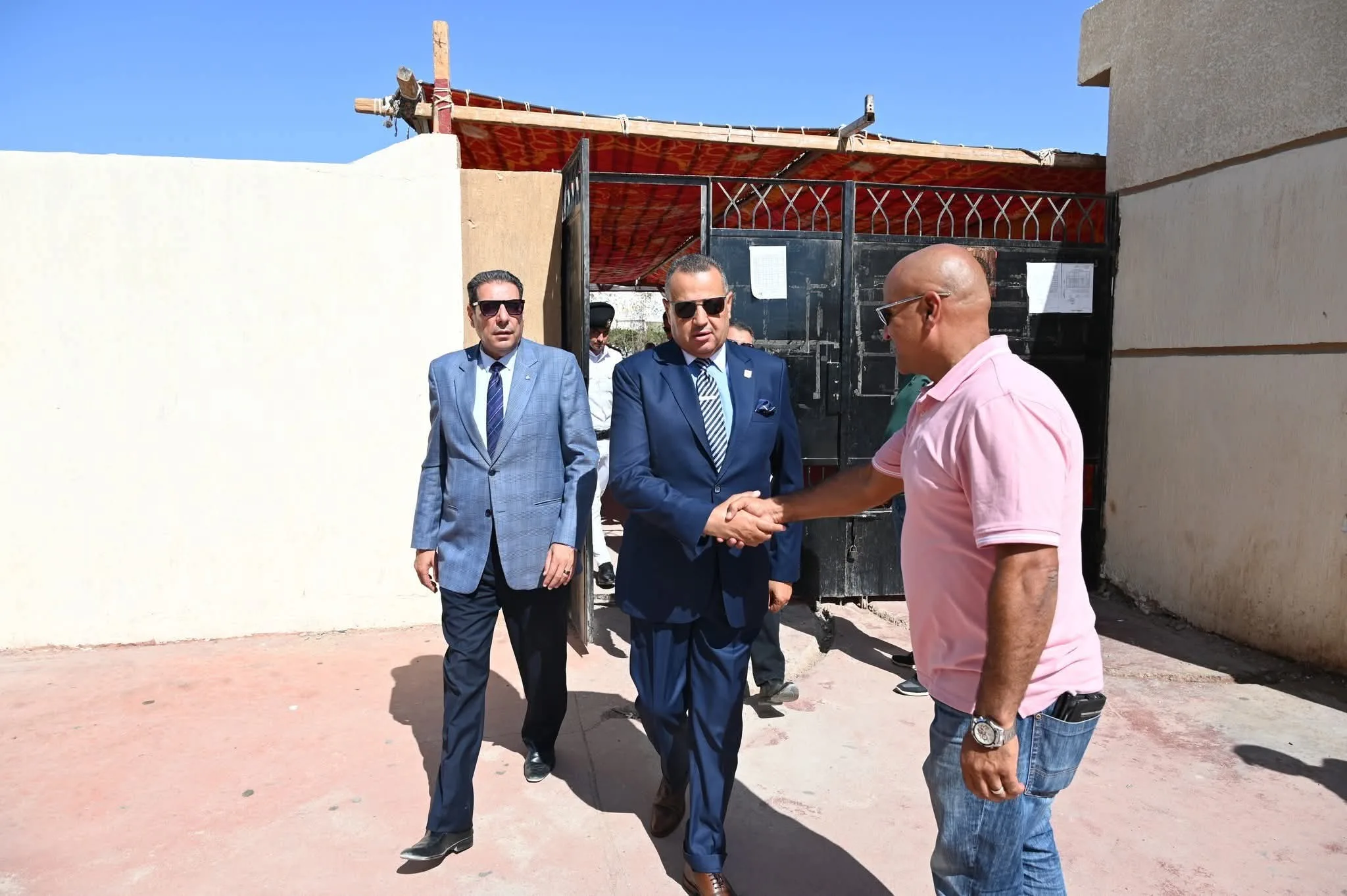 محافظ جنوب سيناء يزور لجان امتحانات الثانوية العامة في شرم الشيخ محافظ جنوب سيناء يزور لجان امتحانات الثانوية العامة في شرم الشيخ