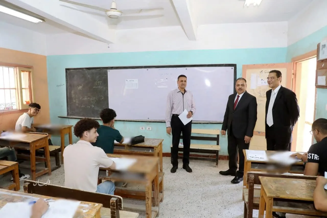 محافظ الشرقية يزور لجان امتحانات الثانوية العامة في مدرسة الناصرية الإعدادية المشتركة بالزقازيق محافظ الشرقية يزور لجان امتحانات الثانوية العامة في مدرسة الناصرية الإعدادية المشتركة بالزقازيق