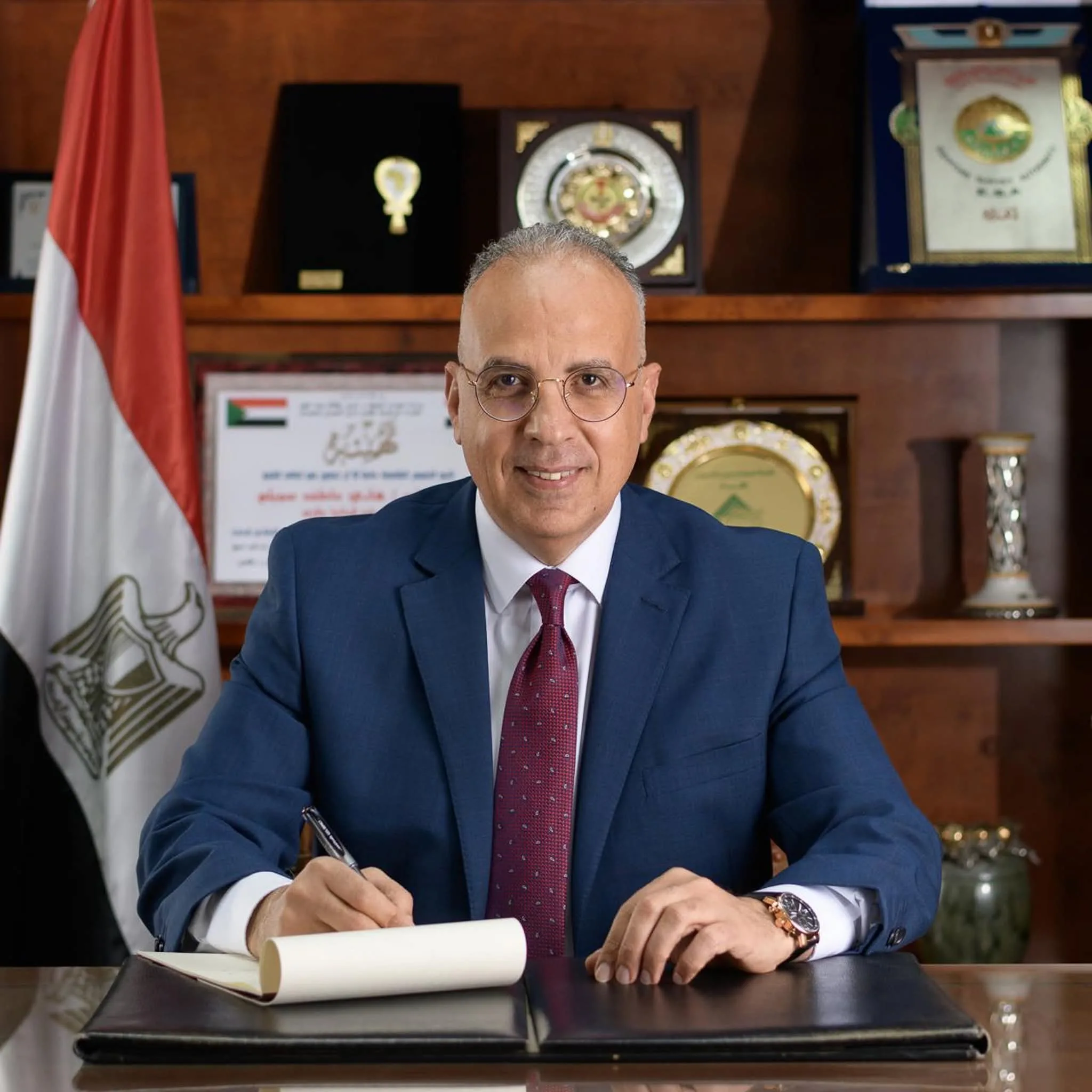 وزير الري يراقب وضع محطات رفع المياه وأعمال إدارة الميكانيكا والكهرباء وزير الري يراقب وضع محطات رفع المياه وأعمال إدارة الميكانيكا والكهرباء