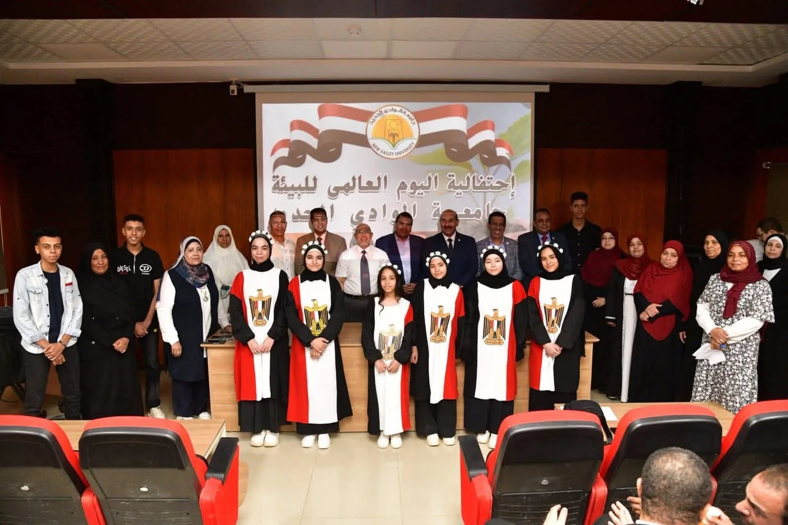 جامعة الوادي الجديد تحتفل باليوم العالمي للبيئة تحت عنوان “التخلص من التلوث البلاستيكي”