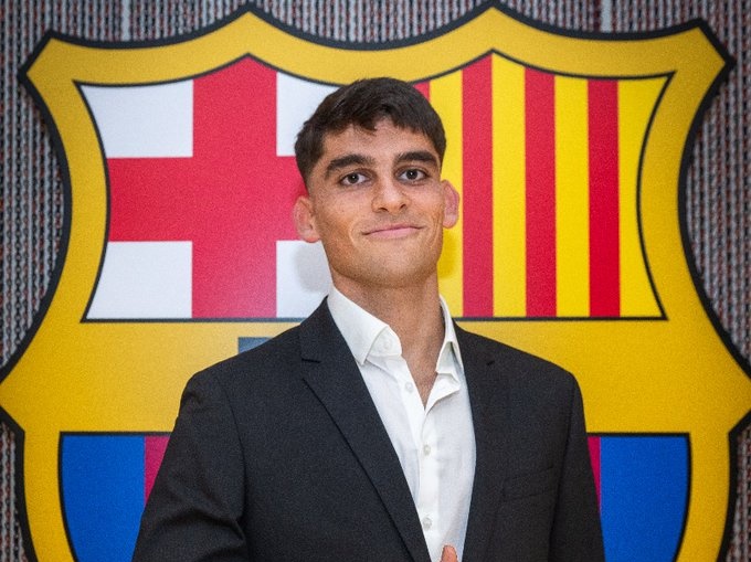 برشلونة يعلن عن إتمام عملية جيرارد مارتن بنجاح