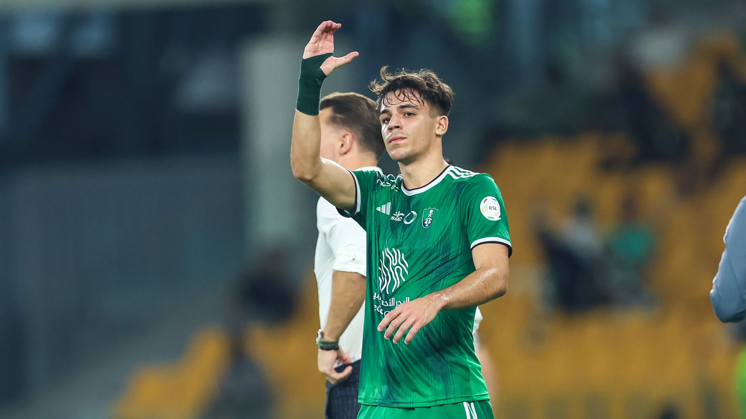 الأهلي يكتشف خيارًا بديلاً لجابري فيجا في الدوري الإنجليزي الأهلي يكتشف خيارًا بديلاً لجابري فيجا في الدوري الإنجليزي