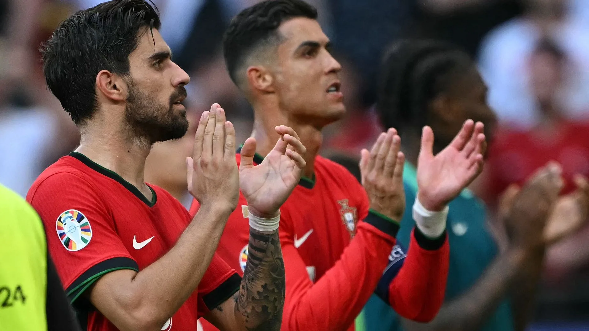 نقاش محتدم بعد فوز البرتغال.. الهلال والنصر في مواجهة ساخنة نقاش محتدم بعد فوز البرتغال.. الهلال والنصر في مواجهة ساخنة