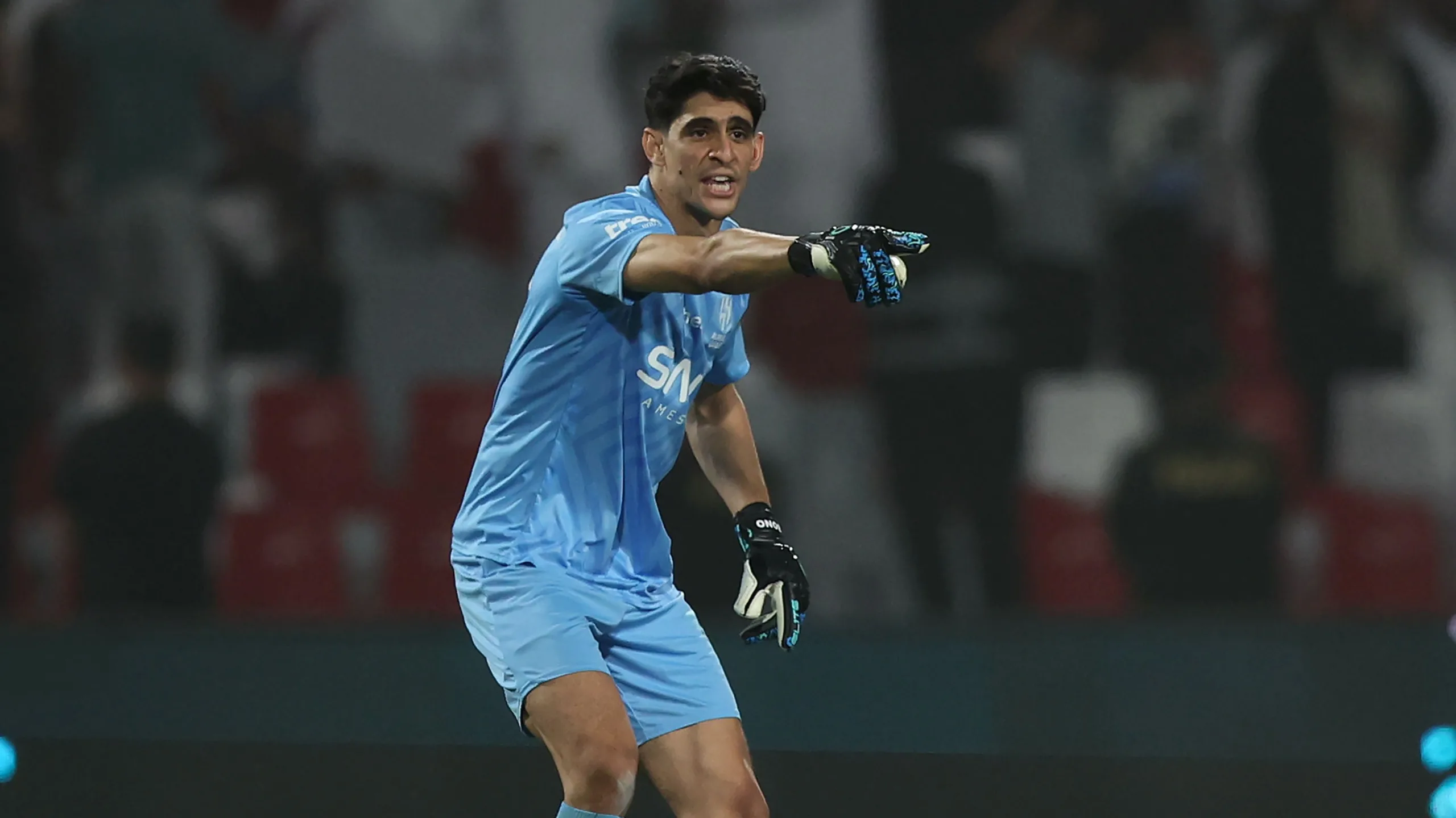 بونو يواجه التحدي الملكي.. هل سيفك عقدة ريال مدريد في بطولة الأندية؟ بونو يواجه التحدي الملكي.. هل سيفك عقدة ريال مدريد في بطولة الأندية؟