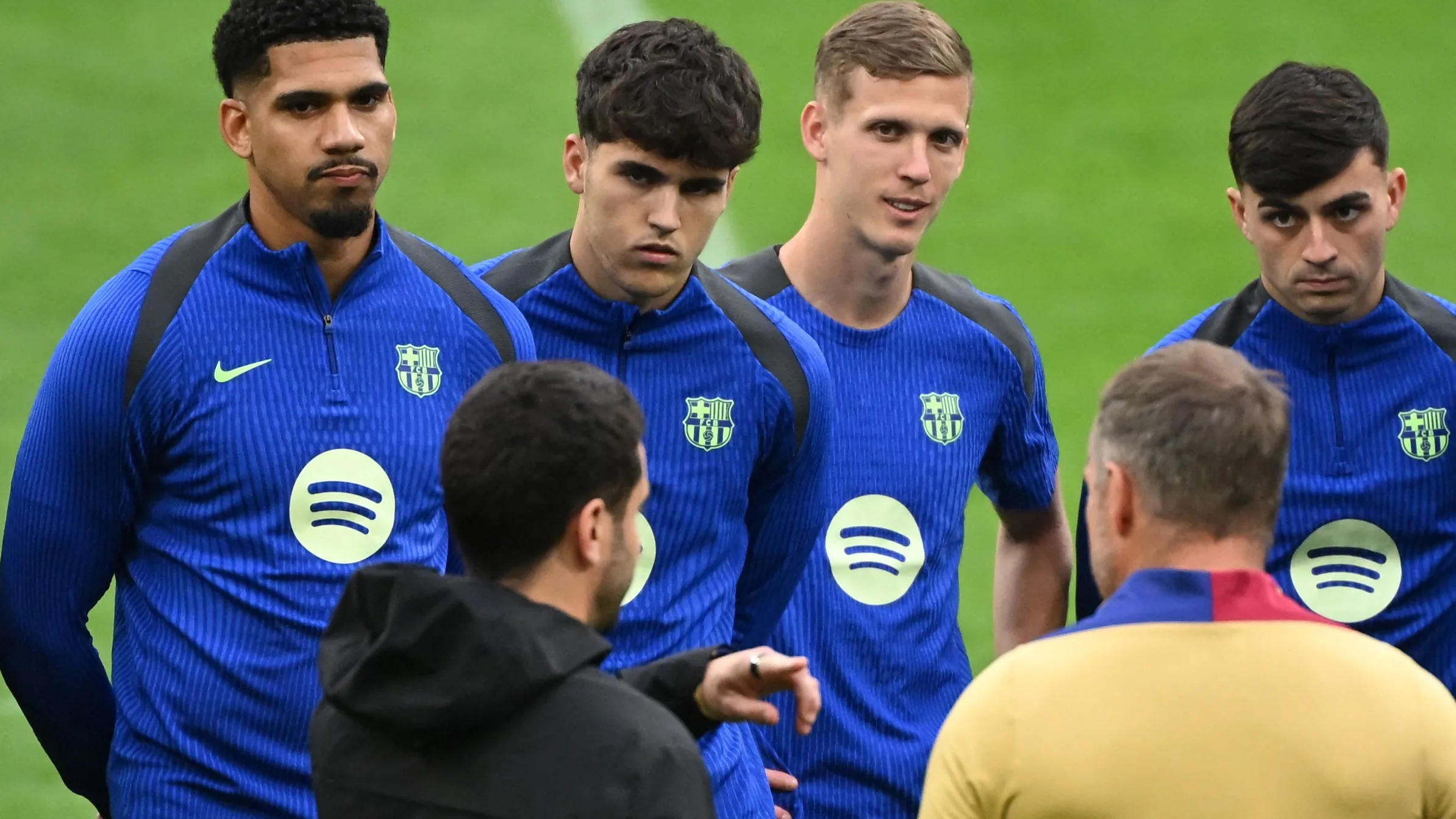 برشلونة يضع استراتيجيات لإنقاذ أولمو وأراوخو من الإصابات برشلونة يضع استراتيجيات لإنقاذ أولمو وأراوخو من الإصابات