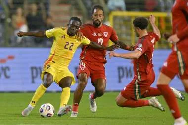 بلجيكا تتجنب هزيمة أمام ويلز لتحقيق أول انتصار في تصفيات كأس العالم. بلجيكا تتجنب هزيمة أمام ويلز لتحقيق أول انتصار في تصفيات كأس العالم.