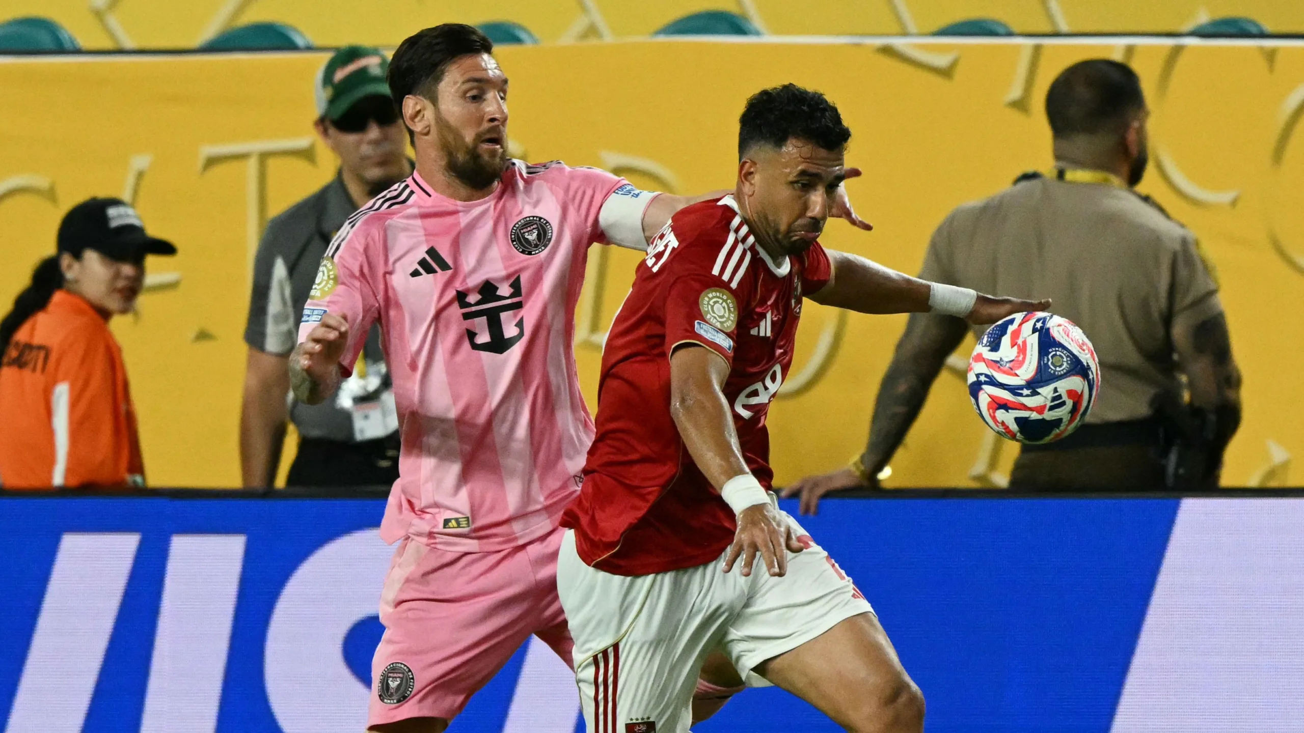 ميهوب: تريزيجيه انتهك لوائح الأهلي ويجب أن يُعاقَب.
