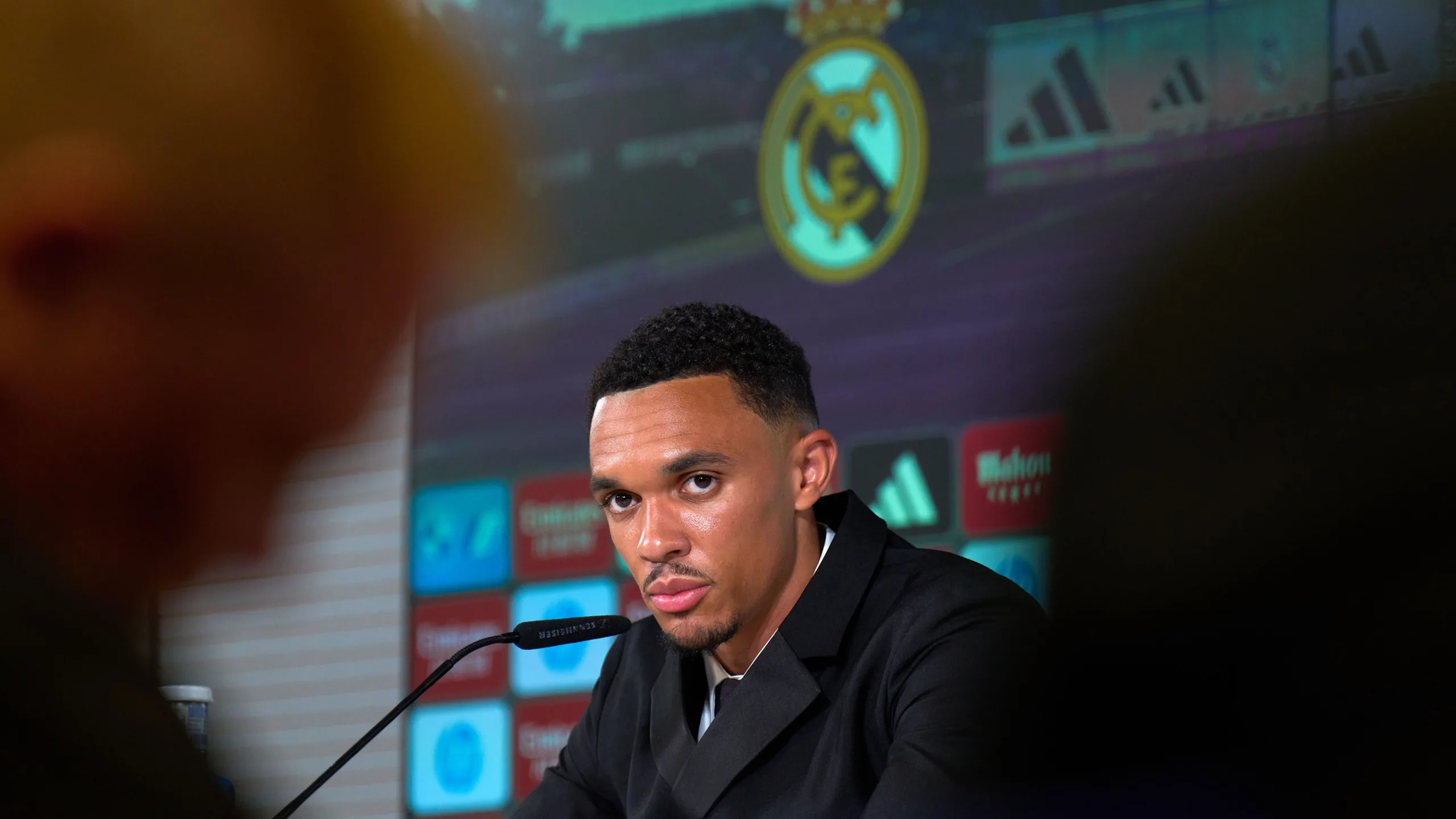 أرنولد في مدريد: حلم الإنجليز بالنجاح في قلعة لا ترحم! أرنولد في مدريد: حلم الإنجليز بالنجاح في قلعة لا ترحم!