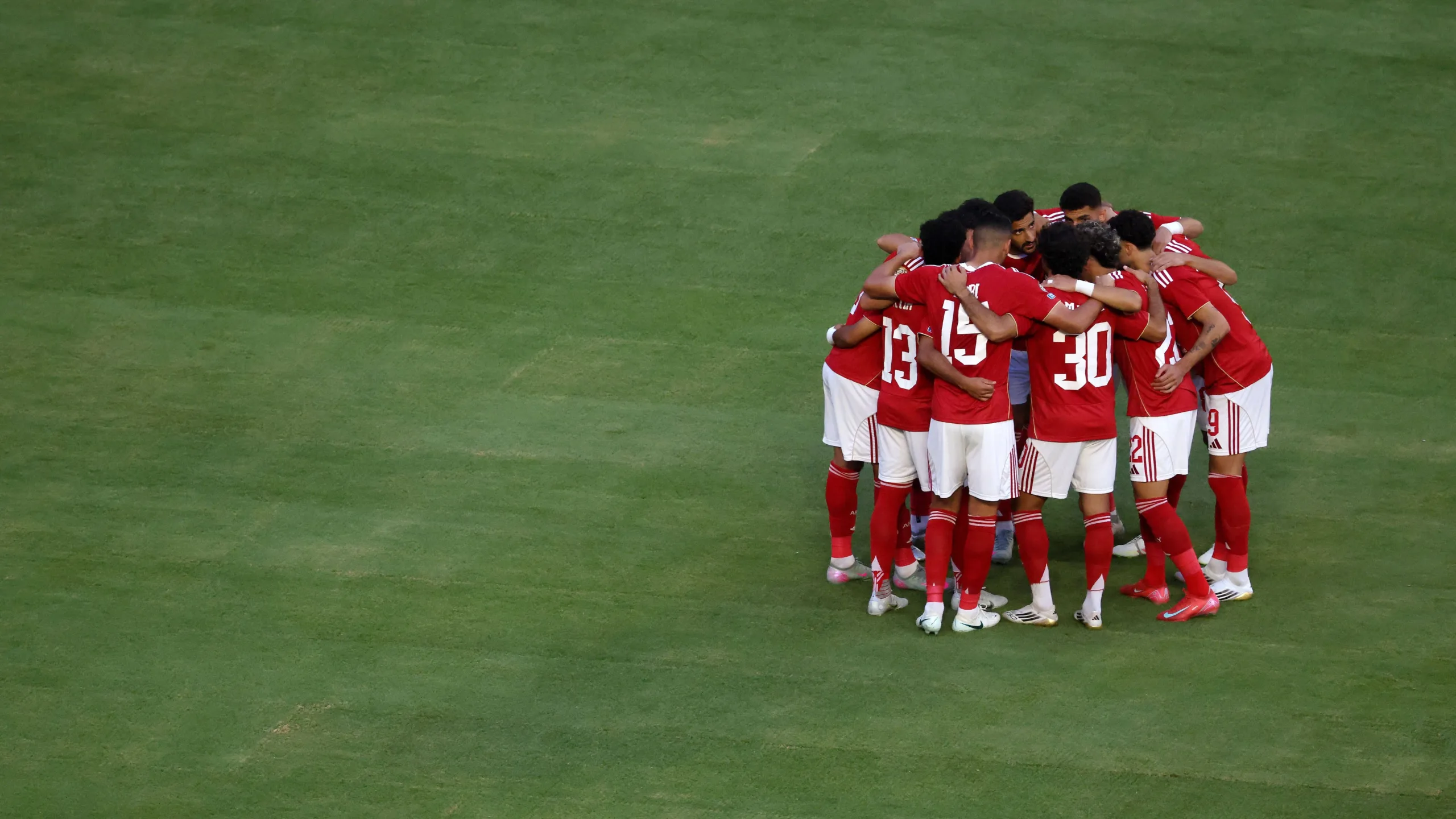 الأهلي يستعد لمواجهة بالميراس في كأس العالم للأندية بالتدرب على ملعب إحدى المدارس. الأهلي يستعد لمواجهة بالميراس في كأس العالم للأندية بالتدرب على ملعب إحدى المدارس.