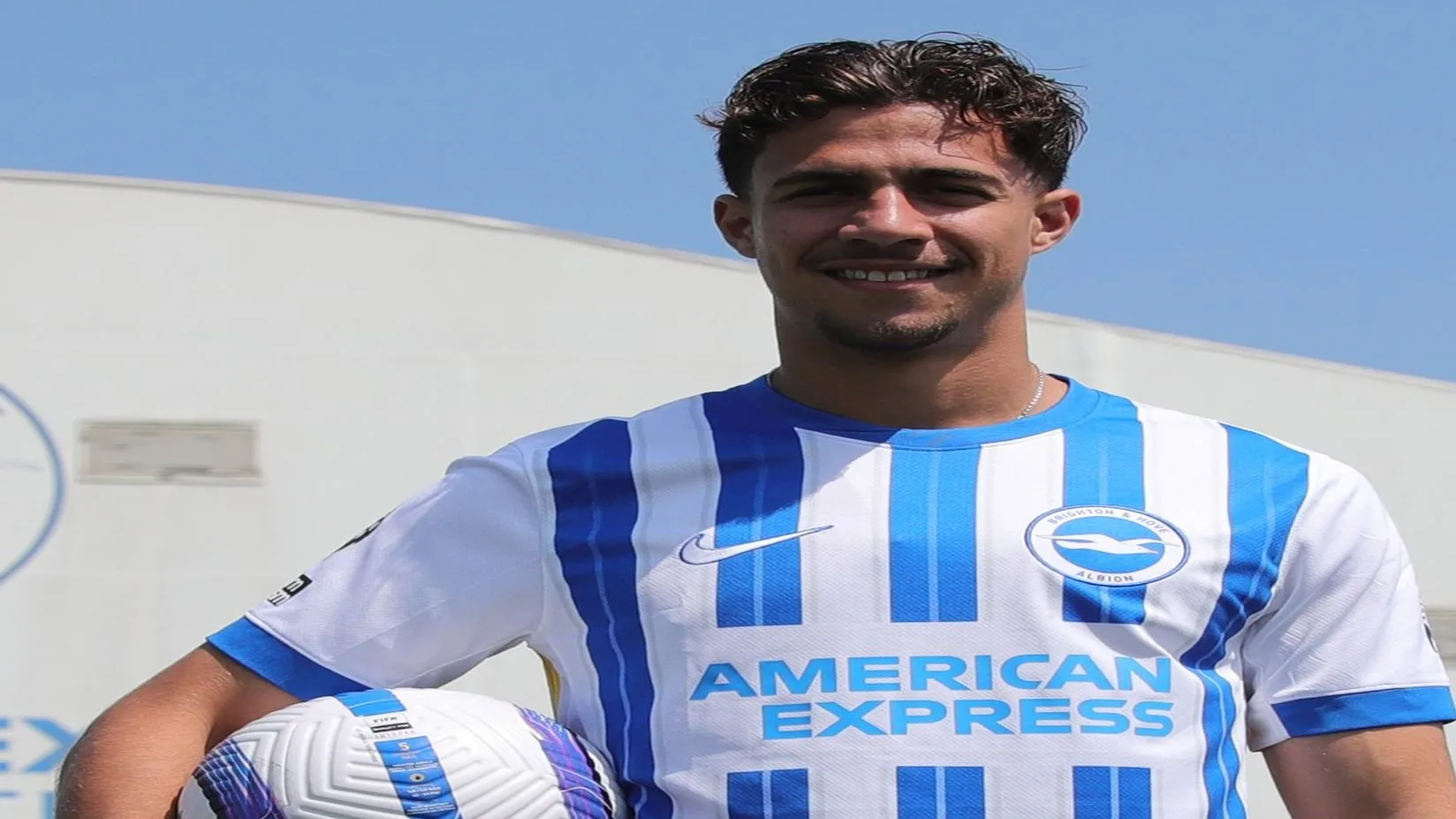 برايتون يوقع مع اللاعب الثالث في سوق الانتقالات الصيفية برايتون يوقع مع اللاعب الثالث في سوق الانتقالات الصيفية