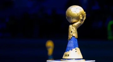 الاتحاد الدولي لكرة اليد يكرم إسماعيل وصالح بترقيتهما إلى حكام دوليين في الموسم الجديد.