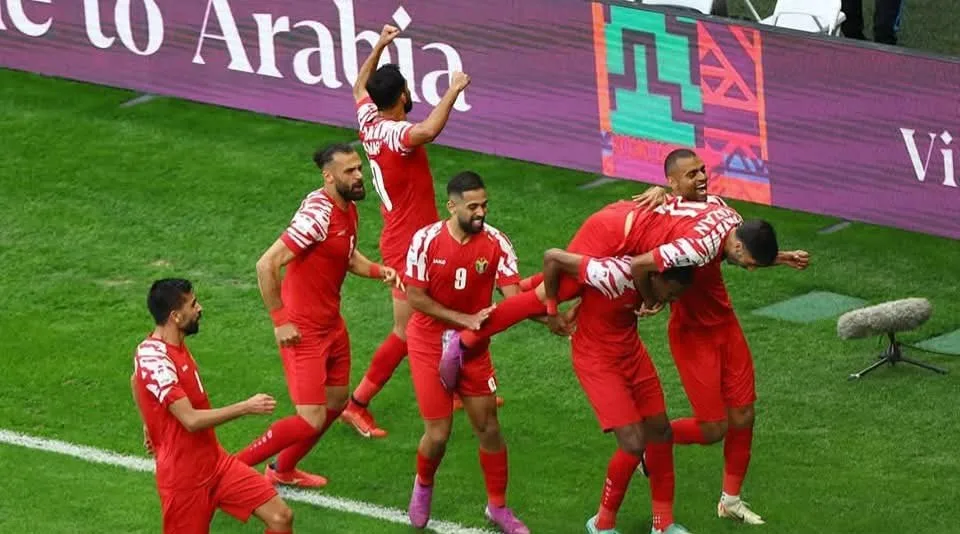 فرسان المونديال (6): النشامى يصبحون سادس المتأهلين إلى كأس العالم وأول منتخب عربي يتأهل. فرسان المونديال (6): النشامى يصبحون سادس المتأهلين إلى كأس العالم وأول منتخب عربي يتأهل.