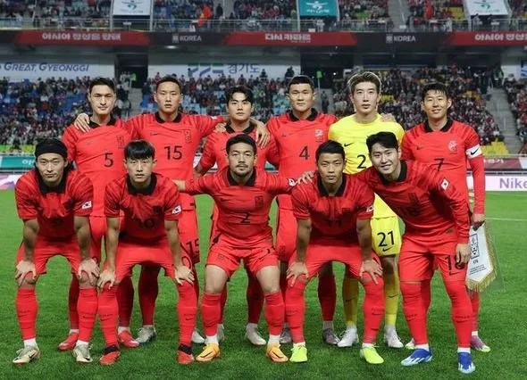 الشمشون الكوري يضمن التأهل إلى كأس العالم كخامس منتخب آسيوي وسابع متأهل إجمالاً. الشمشون الكوري يضمن التأهل إلى كأس العالم كخامس منتخب آسيوي وسابع متأهل إجمالاً.