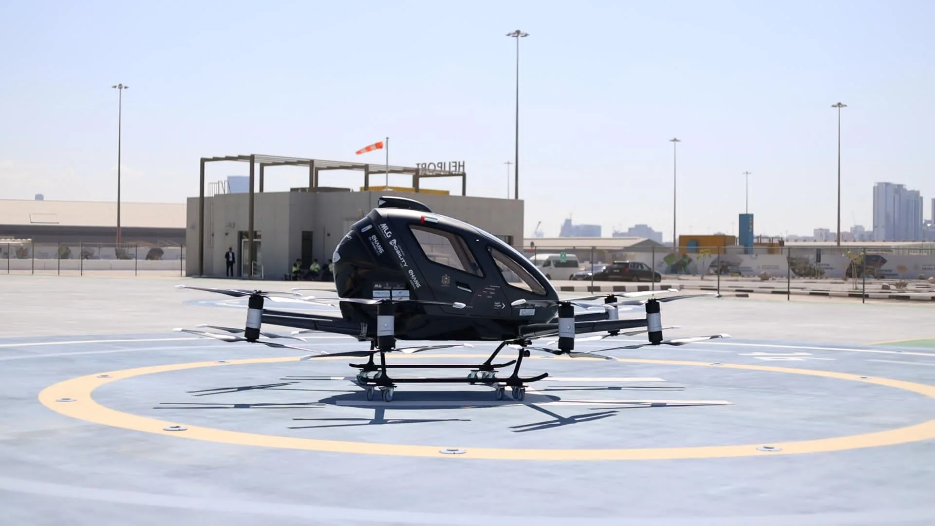 «أبوظبي للاستثمار» تنفذ أول اختبار لطائرة كهربائية بدون طيار بالتعاون مع «إيهانج» و«مالتي ليفل» «أبوظبي للاستثمار» تنفذ أول اختبار لطائرة كهربائية بدون طيار بالتعاون مع «إيهانج» و«مالتي ليفل»
