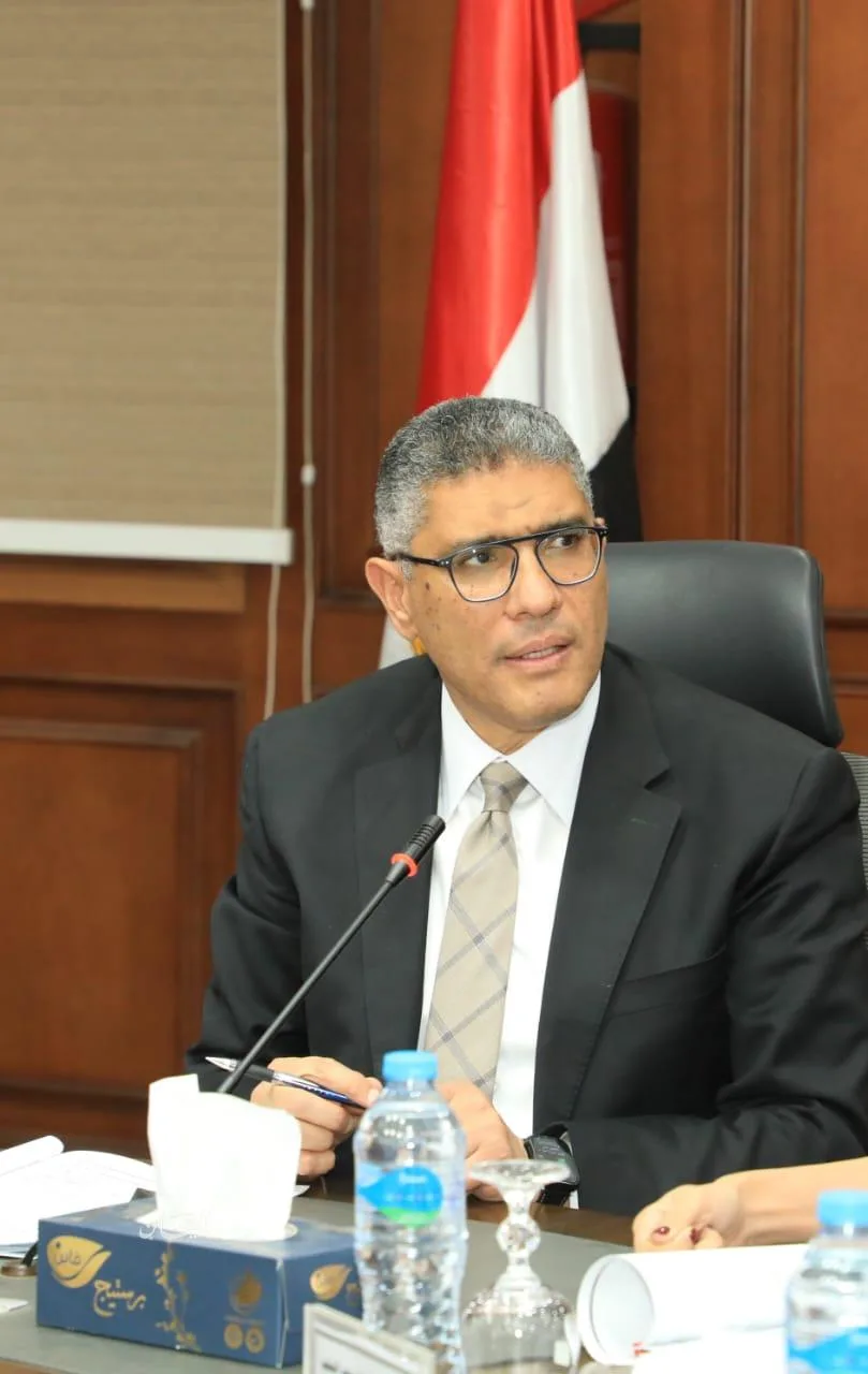 محافظ الجيزة يأمر بسرعة تقديم التعويضات لعائلات ضحايا حادث انهيار مدخنة مصنع الطوب في الصف محافظ الجيزة يأمر بسرعة تقديم التعويضات لعائلات ضحايا حادث انهيار مدخنة مصنع الطوب في الصف