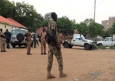 الغارات الجوية تثير مخاوف من اندلاع حرب أهلية في جنوب السودان.