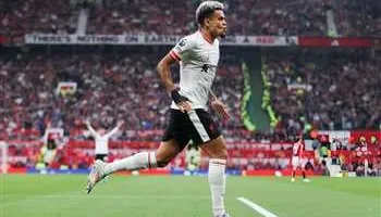 ليفربول يبدأ بيع دياز بالمزايدة