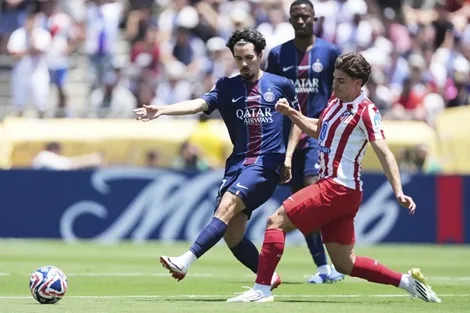 باريس سان جيرمان يحقق انتصارًا ساحقًا على أتلتيكو مدريد في بطولة كأس العالم للأندية باريس سان جيرمان يحقق انتصارًا ساحقًا على أتلتيكو مدريد في بطولة كأس العالم للأندية