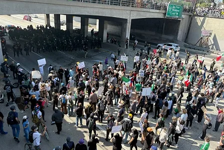 حاكم كاليفورنيا: ترامب يفرض نظامًا عسكريًا في لوس أنجليس حاكم كاليفورنيا: ترامب يفرض نظامًا عسكريًا في لوس أنجليس