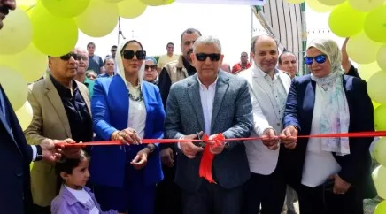 محافظ الإسماعيلية يدشّن سوق اليوم الواحد لتقديم السلع بأسعار منخفضة للمواطنين محافظ الإسماعيلية يدشّن سوق اليوم الواحد لتقديم السلع بأسعار منخفضة للمواطنين