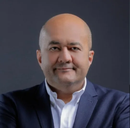 الرئيس التنفيذي الجديد لشركة “كونتكت”: أولوياتنا ستكون تحسين جودة الخدمة وتقديم حلول تمويلية مبتكرة. الرئيس التنفيذي الجديد لشركة “كونتكت”: أولوياتنا ستكون تحسين جودة الخدمة وتقديم حلول تمويلية مبتكرة.