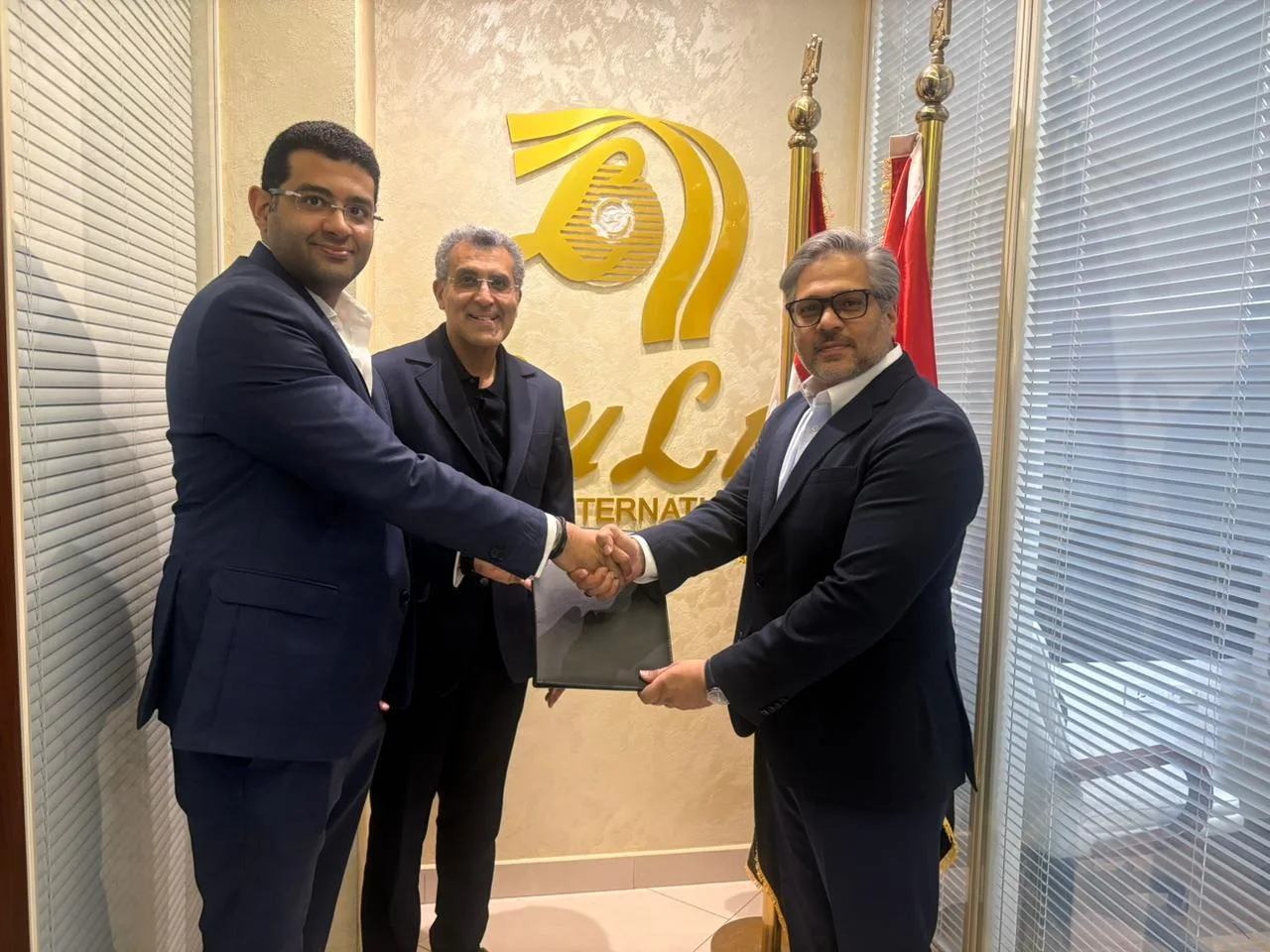 TSM تستعد لتوقيع اتفاقية استراتيجية مع «اللولو هايبر ماركت» لفتح مراكز تجارية جديدة في التجمع الخامس ومدينة العبور. TSM تستعد لتوقيع اتفاقية استراتيجية مع «اللولو هايبر ماركت» لفتح مراكز تجارية جديدة في التجمع الخامس ومدينة العبور.