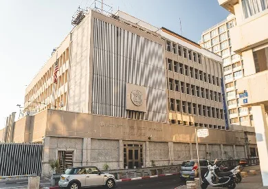 السفير الأمريكي في إسرائيل: مكتب السفارة في تل أبيب تعرض لضرر محدود.