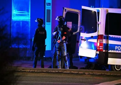 حادث مأساوي في ألمانيا يسفر عن وفاة ثلاث نساء وإصابة ثلاثة رجال بجروح بالغة حادث مأساوي في ألمانيا يسفر عن وفاة ثلاث نساء وإصابة ثلاثة رجال بجروح بالغة