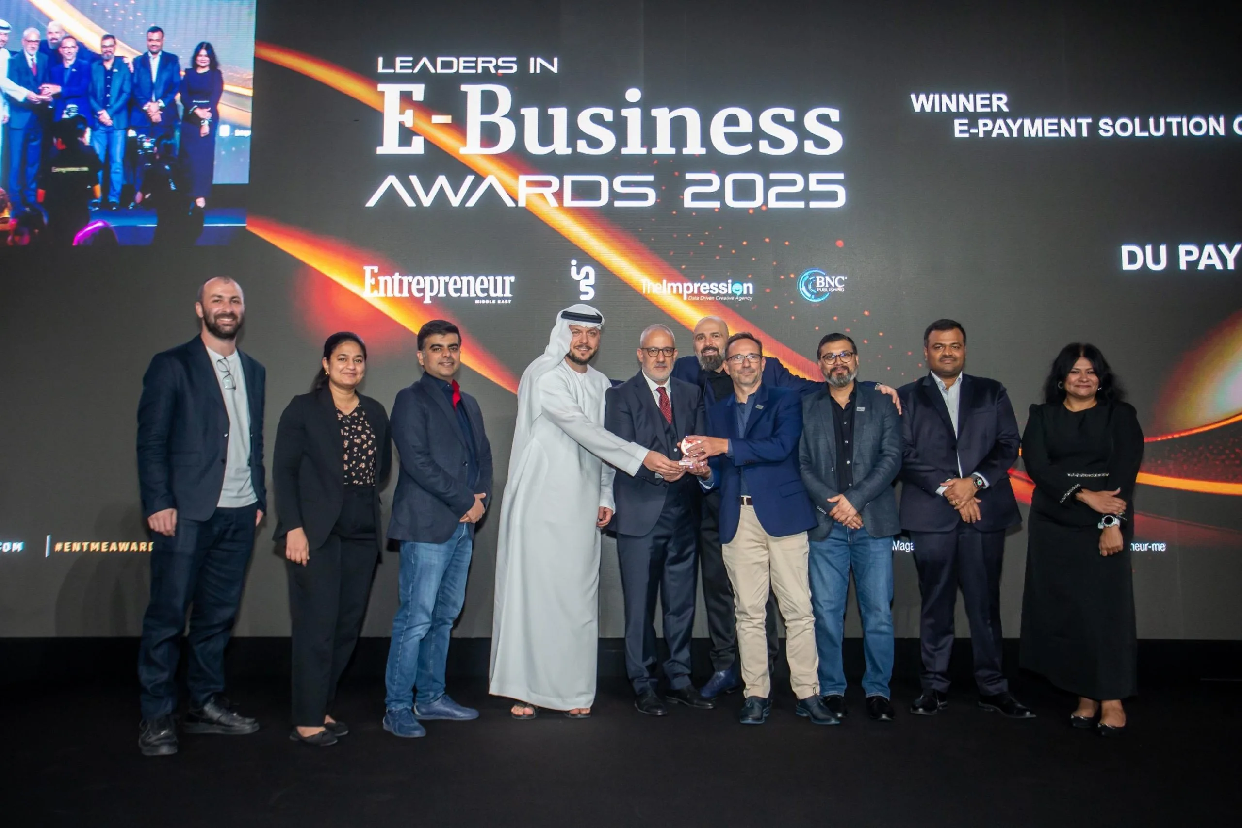 شركة “du Pay” تفوز بجائزة “أفضل حلول الدفع الإلكتروني” من مجلة “رواد الأعمال في الشرق الأوسط” لعام 2025. شركة “du Pay” تفوز بجائزة “أفضل حلول الدفع الإلكتروني” من مجلة “رواد الأعمال في الشرق الأوسط” لعام 2025.